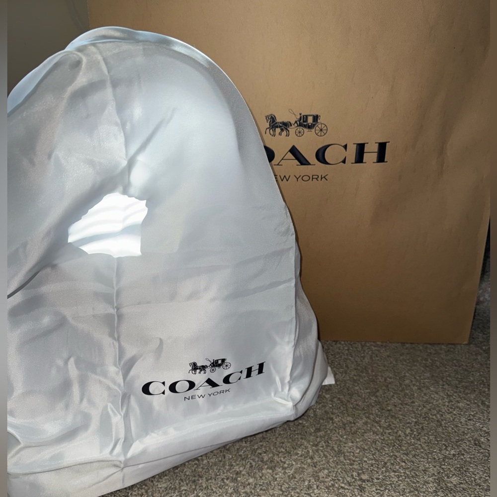 🔥Coach Lana Large Shoulder Bag🔥 - Picture 2 of 14